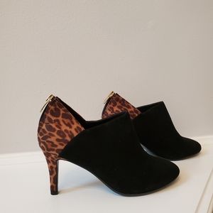 Bandolino "Dawn" Suede  booties. NWOT. Leopard/Black Size 7.